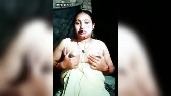 Village Aunty Stripping On Camera Showing Everything For Viewers