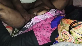 Late Night Fun With Lonely Aunty In Her Bedroom Getting Wild