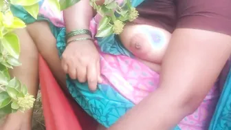 Indian Aunty Revealing Her Huge Natural Tits For The Camera Today