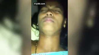 Married Aunty Showing Off Her Tight Pussy On Hidden Camera