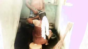 Horny Aunty Giving Head While Doing Dishes In Kitchen Quickly