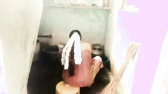 Horny Aunty Giving Head While Doing Dishes In Kitchen Quickly