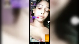 Tamil Married Woman Exposing Her Huge Soft Boobs For Stranger