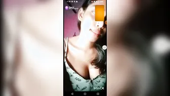 Tamil Married Woman Exposing Her Huge Soft Boobs For Stranger