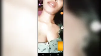 Tamil Married Woman Exposing Her Huge Soft Boobs For Stranger
