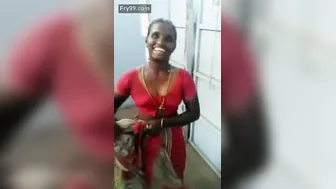 Thick Married Aunty Spreading Her Legs Wide Open For Lovers