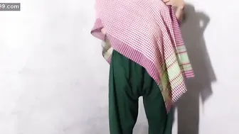 Indian Milf Aunty Giving Handjob And Teasing Before Fucking