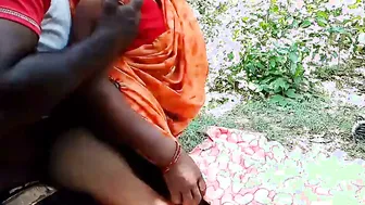 Finding My Horny Neighbor Aunty Alone In The Woods This Morning