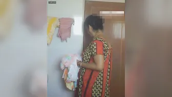 Mature Aunty Stripping Naked Before Her Hot Shower Session