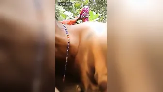 Married Woman Fucking Her Lover Secretly In Farm Fields