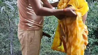 Curvy Village Aunty Letting Young Guy Stretch Her Pussy Out