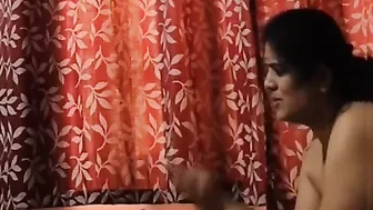 Married Aunty Giving Me Slow Handjob Until I Explode On Her
