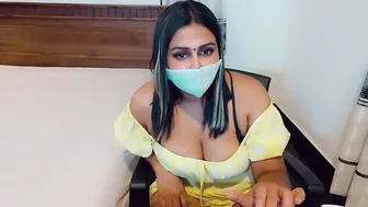 Desi Babe Putting On A Sexy Strip Show For Her Viewers Live