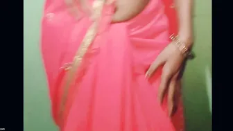 Desi Milf Aunty Spreading Her Legs And Showing Pink Pussy