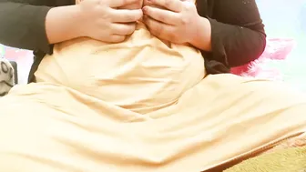 Desi Aunty Revealing Her Big Natural Tits In Bedroom Amateur Video