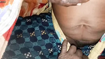 Horny Married Aunty Enjoying Threesome Outdoors In The Fields