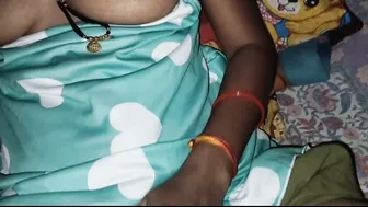 Lonely Aunty Pleasuring Herself Inserting Vibrator Deep Inside