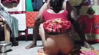 Desi Aunty Moaning Loud While Getting Her Pussy Licked At Home