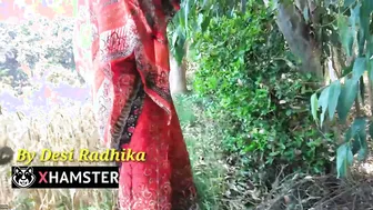 Desi Village Aunty Showing Off Her Huge Natural Ass And Tits