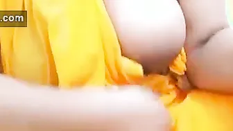 Desi Aunty Showing Off Natural Curves Before Hardcore Action