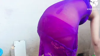 Catching Desi Aunty Bathing And Jerking Off Watching Her