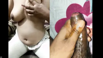 Horny Aunty Video Calling And Playing With Herself At Home
