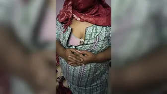 Sexy Nurse Aunty From Chennai Revealing Her Huge Boobs On Shift