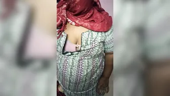 Sexy Nurse Aunty From Chennai Revealing Her Huge Boobs On Shift
