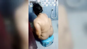 Thick Milf Aunty Spreading Wide In Her Bedroom For Deep Penetration