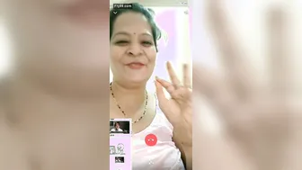 Gorgeous Desi Married Woman Teasing Before Getting Naughty