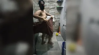 Tamil Married Woman Bathing And Draping Her Saree After Shower