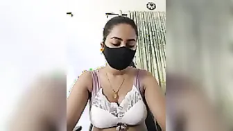 Horny Bhabhi Stripping Naked On Live Webcam Show For Strangers