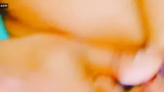 Village Aunty Squirting Hard After Fingering Her Wet Desi Pussy