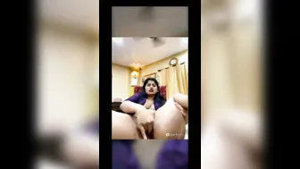 Horny Aunty Fingering Herself Thinking About The Neighbor
