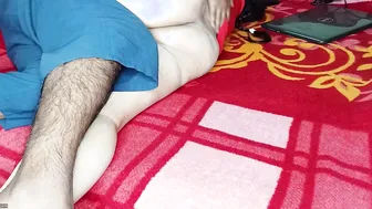 Desi Aunty Seducing Her Tenant For Afternoon Fucking Session