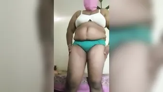 Desi Aunty Removing Her Pants And Performing For The Camera