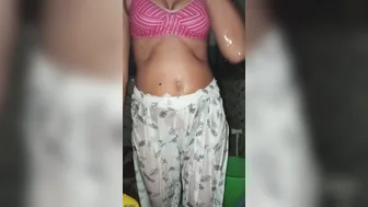 Hot Aunty Soaping Her Thick Ass In The Bath Just For You