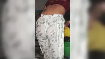 Hot Aunty Soaping Her Thick Ass In The Bath Just For You