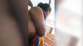 Physio Session Turning Wild With Neighbor Aunty Flashing Her Tits