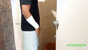 Bathing With Aunty While She Was Washing Clothes Before College