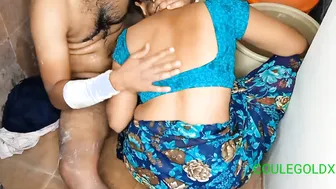 Bathing With Aunty While She Was Washing Clothes Before College