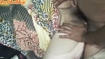 Neighbor Aunty In Saree Begging For It Hard In Her Bedroom