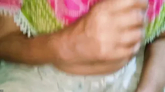 Aunty Playing With Cucumber Inserting It Deep Moaning In Hindi