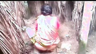 Secretly Filming My Neighbor Aunty Bending Over Showing Her Ass