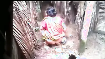 Secretly Filming My Neighbor Aunty Bending Over Showing Her Ass