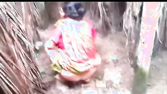 Secretly Filming My Neighbor Aunty Bending Over Showing Her Ass