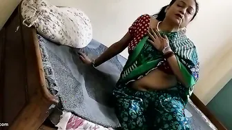 Aunty Seducing Older Man Kissing Him All Over Her Curvy Body
