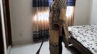 Punjabi Wife Getting Fucked Hard By Her Servant In Bedroom