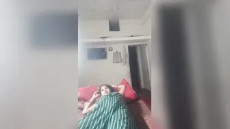 Mature Aunty Dripping Wet Getting Fingered Hard By Her Man