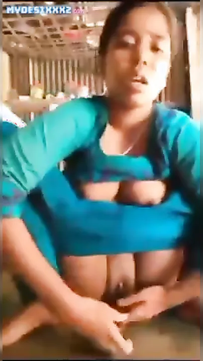 Seductive Indian Babe Yearns for Climax, Fulfills Desire with Dad's Flashlight